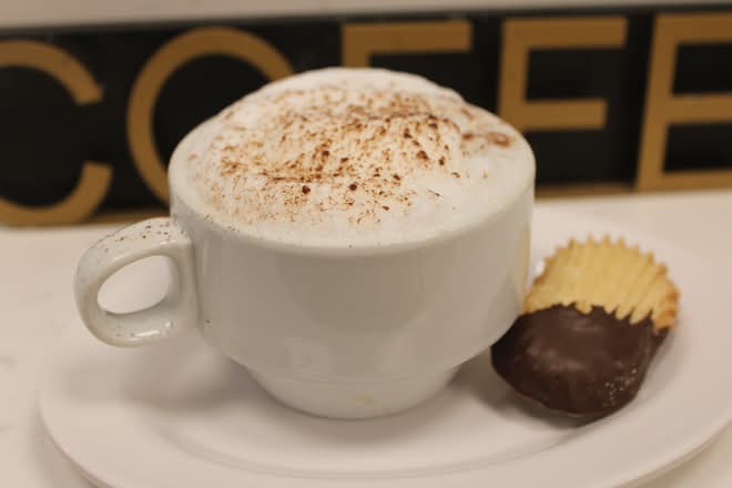 Cappuccino with Cookie