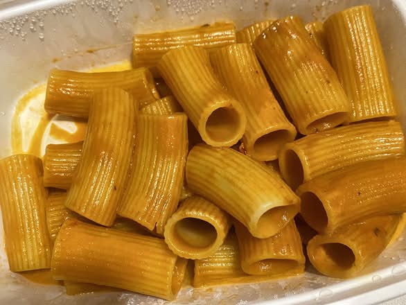 SPICY VODKA PASTA (v)