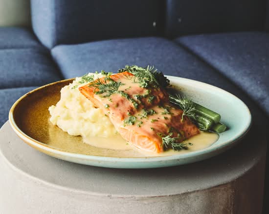 BAKED LEMON BEURRE BLANC SALMON *NEW*