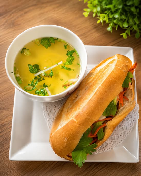 S01. Assorted Meat Sandwich and Side of Broth or Pop (Bánh mì đặc biệt)