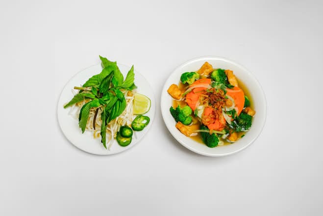 Vegetarian Pho (Rice noodle in vegetarian soup with tofu, broccoli,carrots, cabbage)