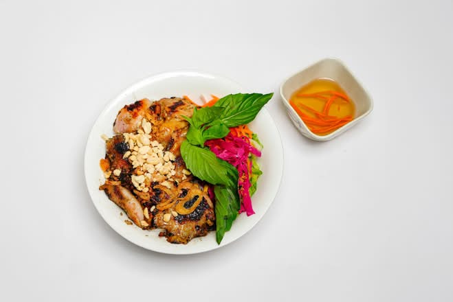 Vermicelli with Grilled Lemongrass Chicken