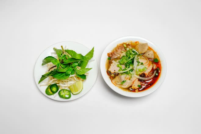 Spicy - Hue Style Soup(Thick noodle with flank, Pork ham and chicken balls)