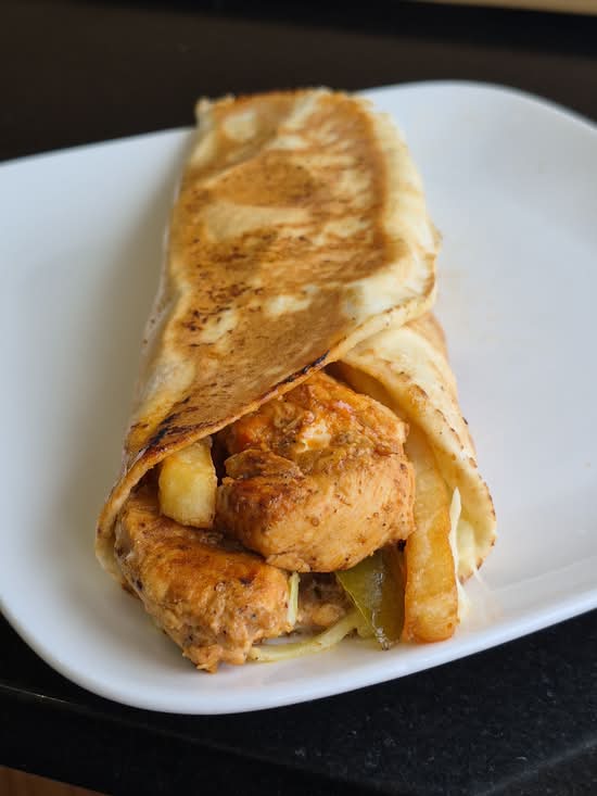 Grand sandwich pita poulet