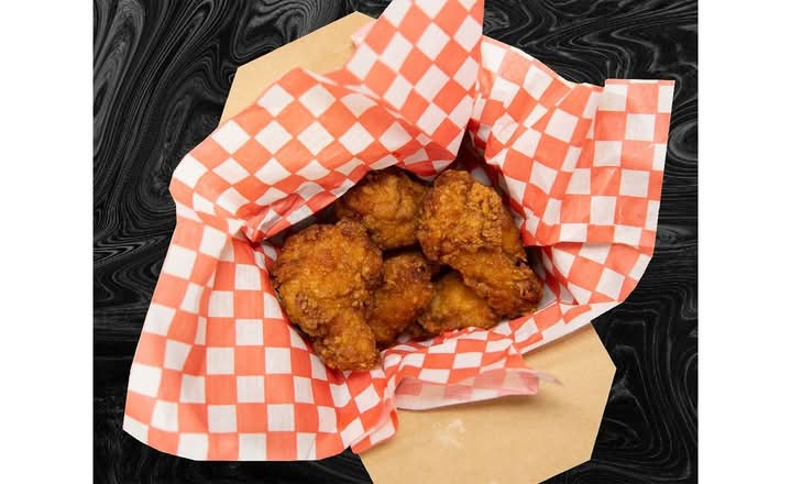 Breaded Chicken Wings (6 pcs)