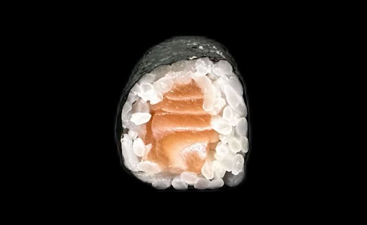 78.Salmon Roll (8pcs)