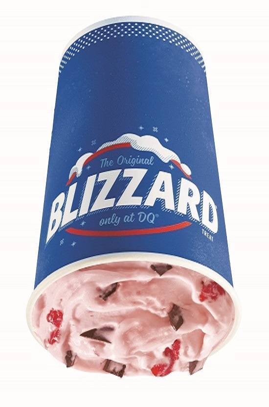 NOUVEAUTÉ! Dessert BlizzardMD au gâteau au fromage et aux fraises chocolatées / NEW! Dipped Strawberry Cheesecake Blizzard® Treat