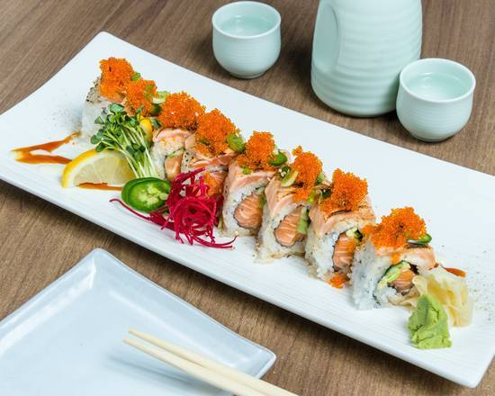 Salmon Tataki Roll