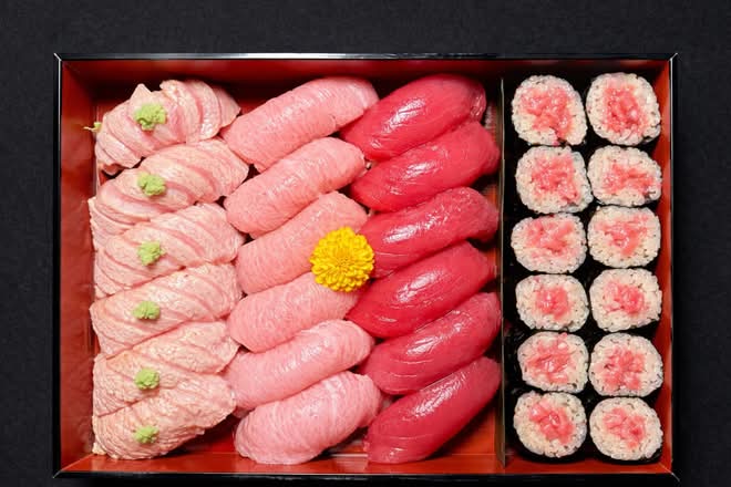 Bluefin Tuan Sushi & Maki Box