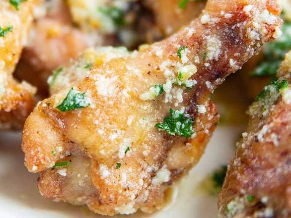 Parmesan Cheese Chicken Wings (8 pcs)