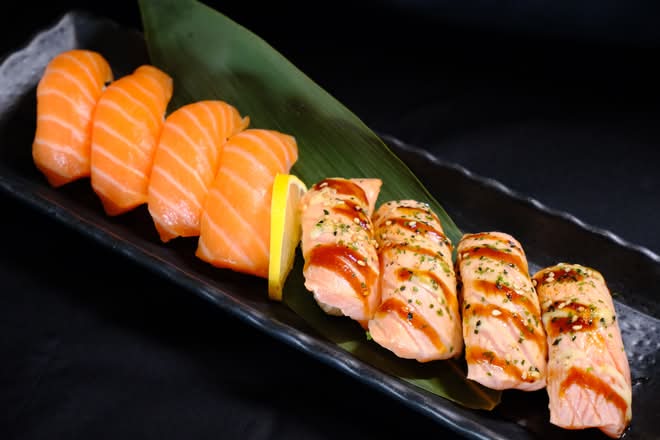 Salmon Nigiri Plate
