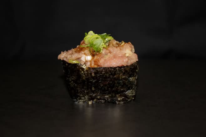 Negi Toro Nigiri (2 pcs)
