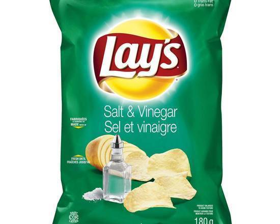 Lay's Salt & Vinegar Chips (28g)