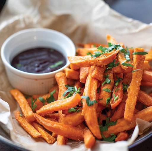 Patates frites avec sauce / French Fries with Sauce