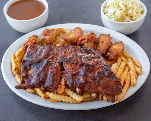 Demi côtes levées et 6 ailes de poulet / Half Ribs And 6 Chicken Wings