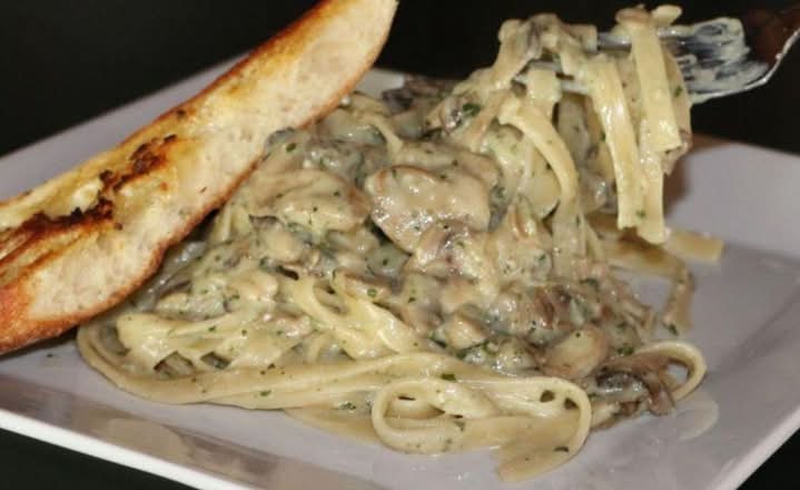 Fettuccine Alfredo