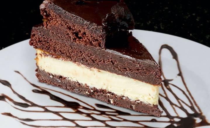 Fudge Brownie Cheesecake Slice
