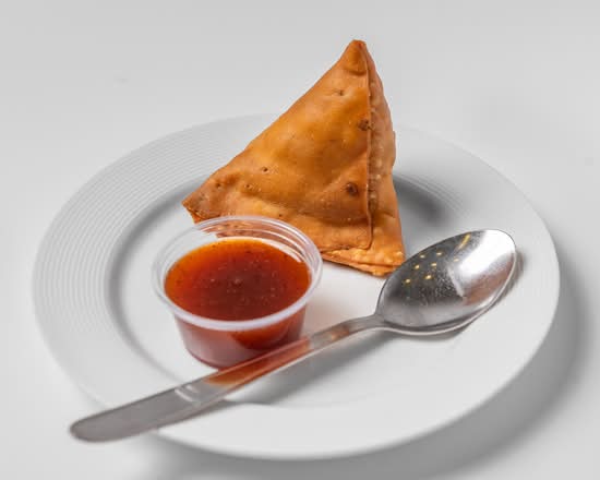 Samosa with Chutney (1 pc)