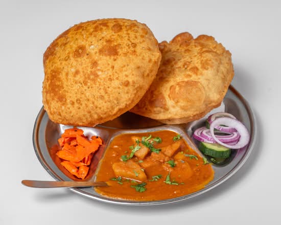 Aloo Poori (2 pcs)