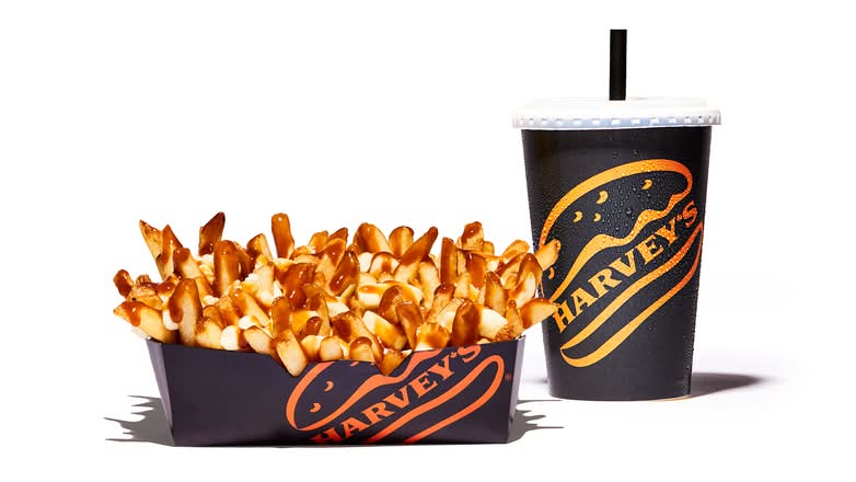 Large Classic Poutine Combo 1210-1480 cals