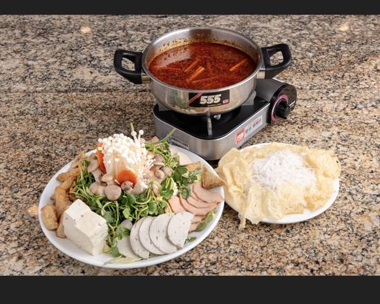 Vegetarian Tom yum hotpot