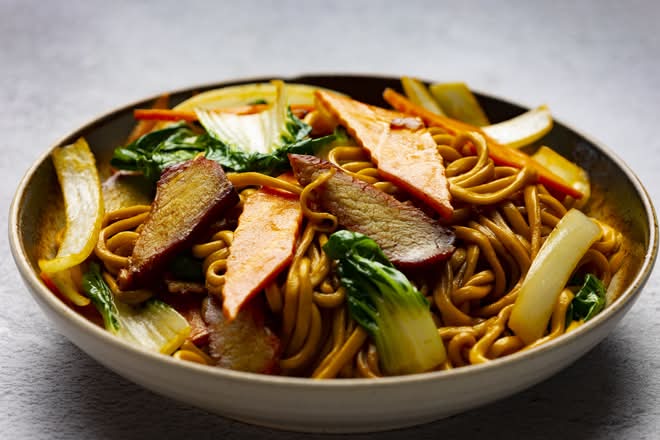 N2 Nouilles maison sautées avec poulet / Fry Homemade Chicken Noodles