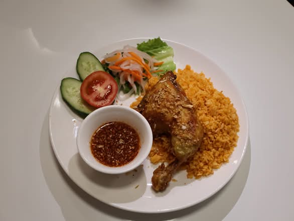 C14 - Vietnamese Crispy Chicken with Rice