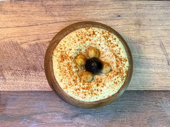 HUMMUS DIP +BREAD