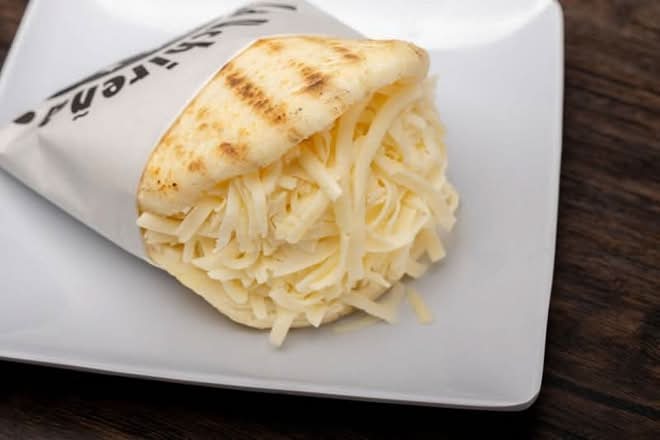 Mozzarella arepa