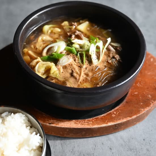 Dduk Bae Gi Bulgogi Soup