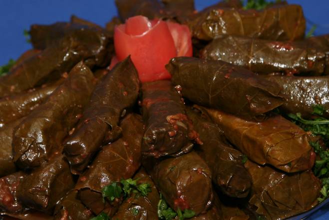 Feuilles de Vigne Végétariennes (6 mcx)/  Vegetarian Vine Leaves (6 pcs)