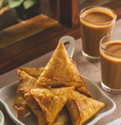 Karak Chai (Milk Tea) with Veg Samosa (3 piece)