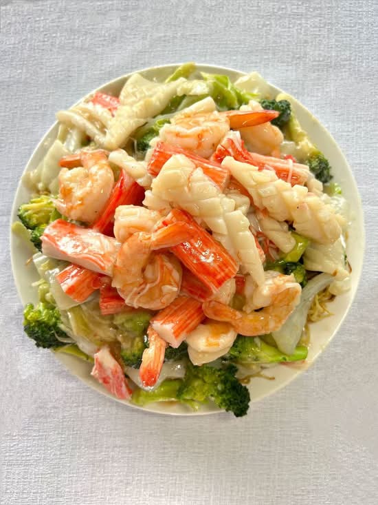 68. Chow mein aux fruits de mer / Seafood Chow Mein