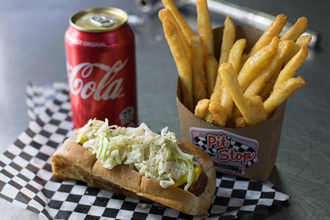 Hotdogs Classique Fait Maison /House Made Classic Hotdogs