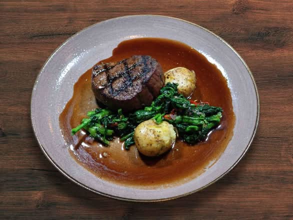 GRILLED 8 OZ BEEF FILET