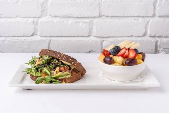 Tartine D' Avocats / Avocado Toast