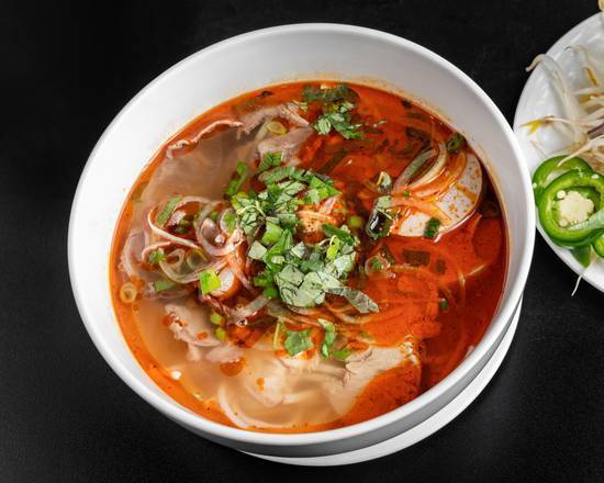 Bún Bò Huế / Soupe Épicée De Vermicelles Au Boeuf