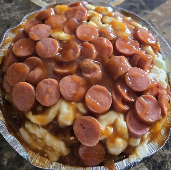 Poutine saucisse / Sausage Poutine