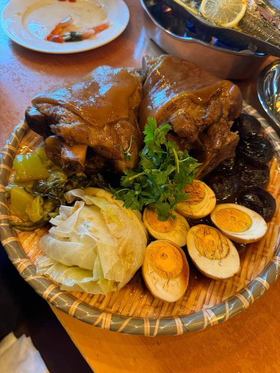 Braised Pork Hock (4-6P Ppl)