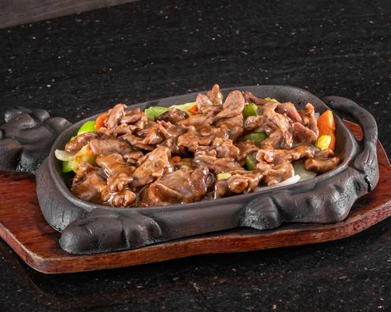 B4. Black Pepper & Garlic Beef