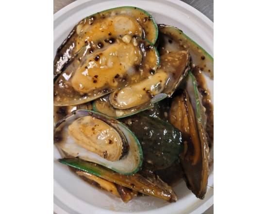 SF11. Mussels in Black Bean Garlic Sauce