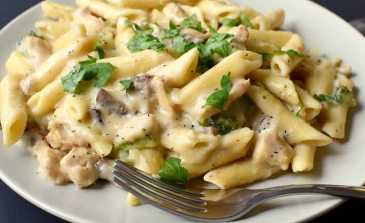 Grilled Chicken Béchamel Pasta