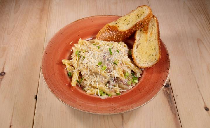 POLLO PENNE ALFREDO