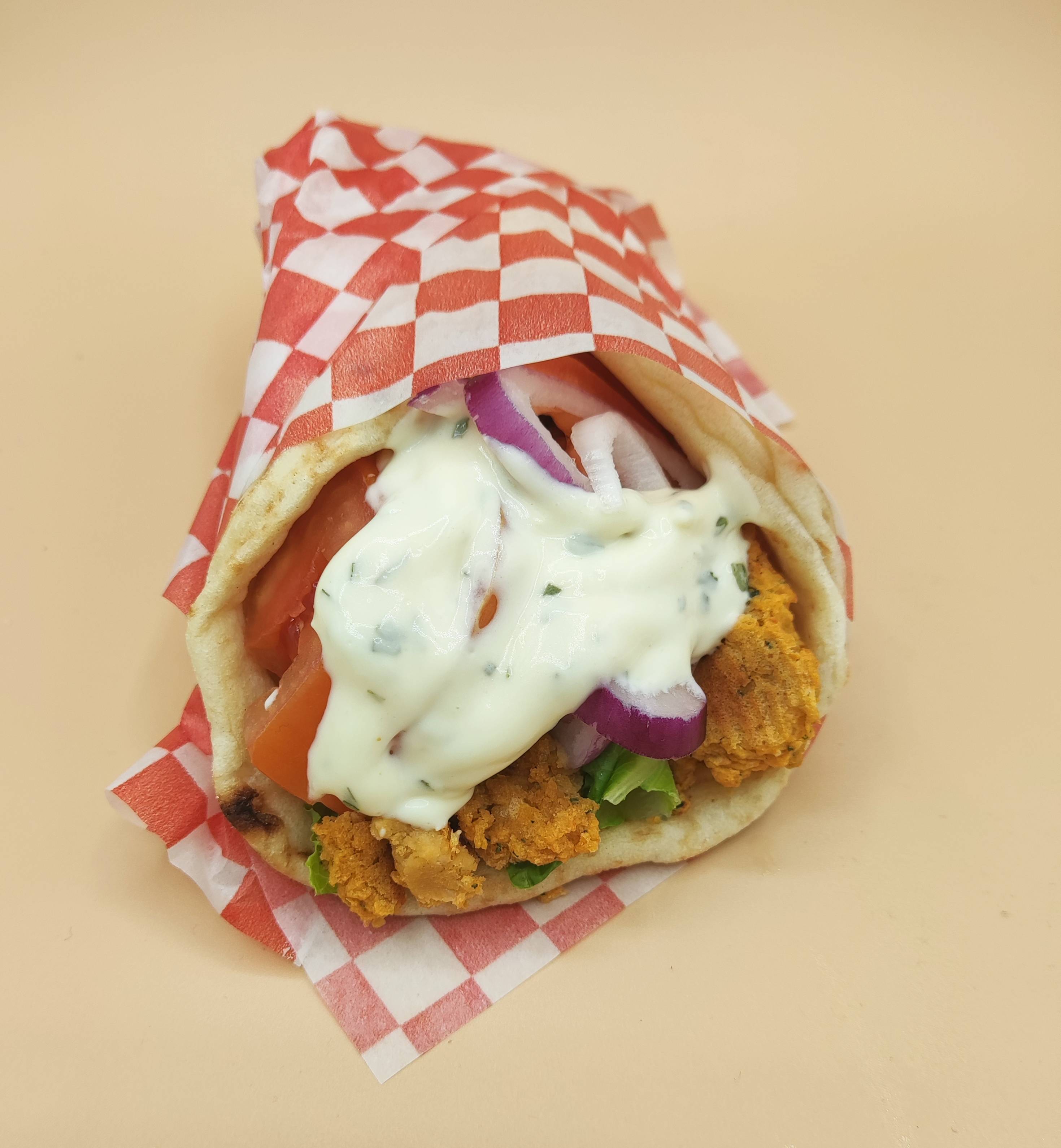 Pita gyro "chick patty" végétalien / Vegan "chick patty" gyro pita