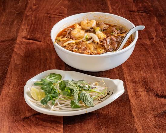 Phở Tom Yum (Rare Beef & Shrimp)