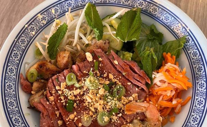 Nem Nướng (grilled pork) Vermicelli