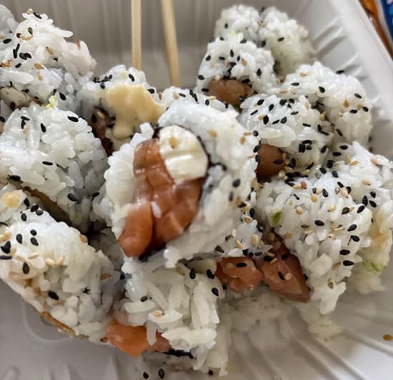 Salmon Cream Cheese (8 pcs)