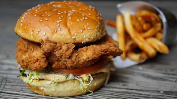 CRISPY CHICKEN SANDWICH
