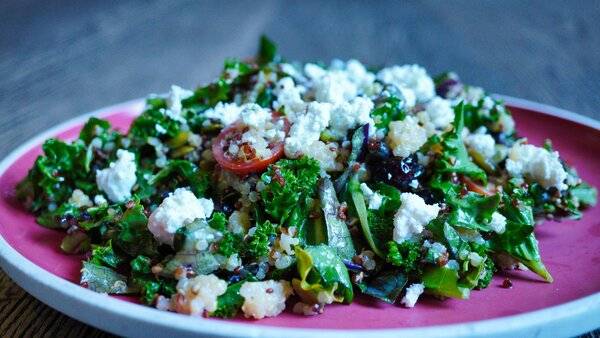 KALE & QUINOA  POWER SALAD