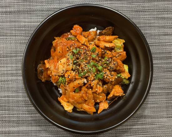 Spicy Chicken on Rice (스파이시 치킨 덮밥)